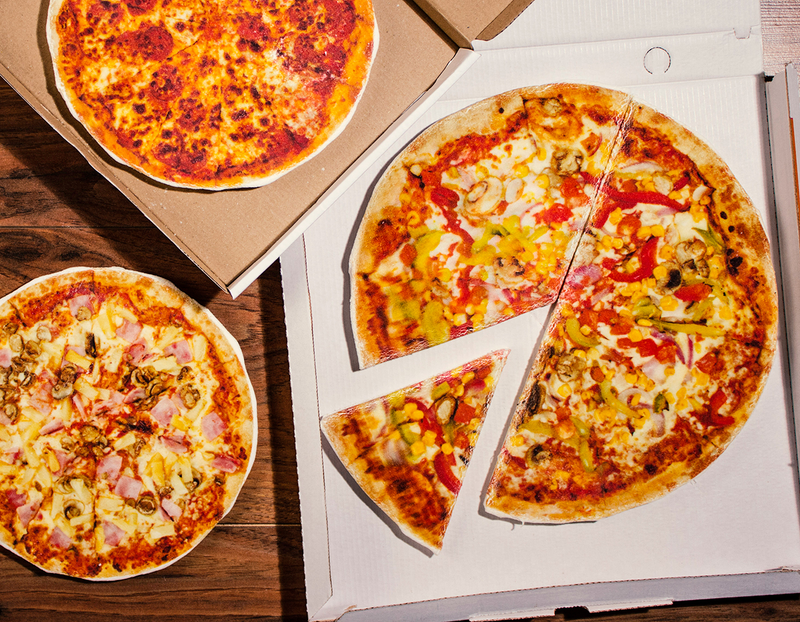 Illustration for article titled This Delicious Looking Pizza Is Actually a Giant Marshmallow